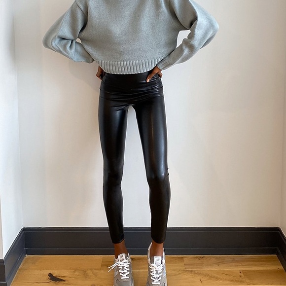 Aritzia Pants - Aritizia Daria Ankle Pant